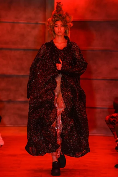 Look 12